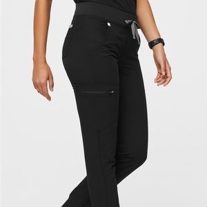 Figs Zamora jogger black scrub pants